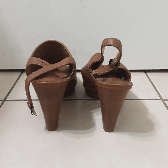 Leather heels - Picture 4 of 6